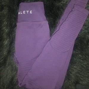 New alphalete revival leggings, like new.